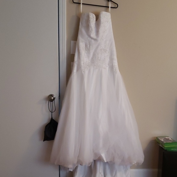 Wedding dress w/ slip - Picture 1 of 8